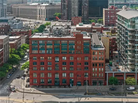 635 W Lakeside Ave #402, Cleveland, OH 44113