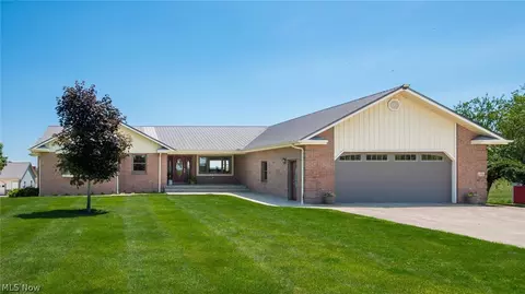 Exterior - 10550 Amish Ridge Rd, Somerset, OH 43783 photo 2 of 4