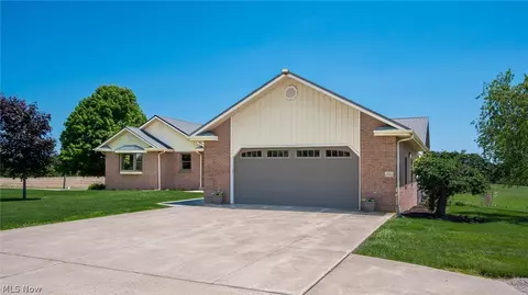 Exterior - 10550 Amish Ridge Rd, Somerset, OH 43783 photo 3 of 4