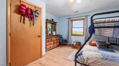 Bedroom - 10550 Amish Ridge Rd, Somerset, OH 43783 photo 6 of 14