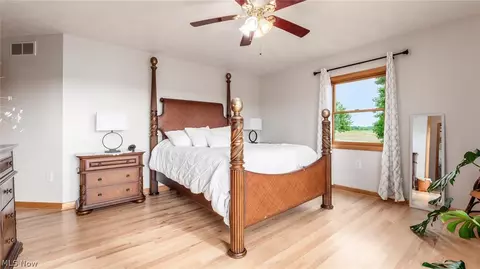 Bedroom - 10550 Amish Ridge Rd, Somerset, OH 43783 photo 2 of 14