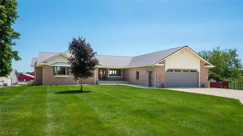 10550 Amish Ridge Rd, Mount Perry, OH 43760