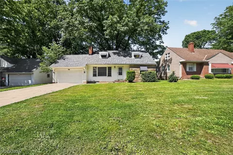 3705 Brinkmore Rd, Cleveland Heights, OH 44121