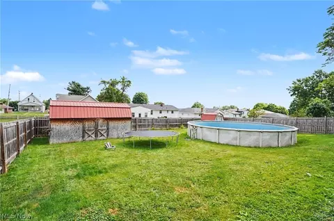 Exterior - 577 Geneva Ave, Struthers, OH 44471 photo 7 of 7
