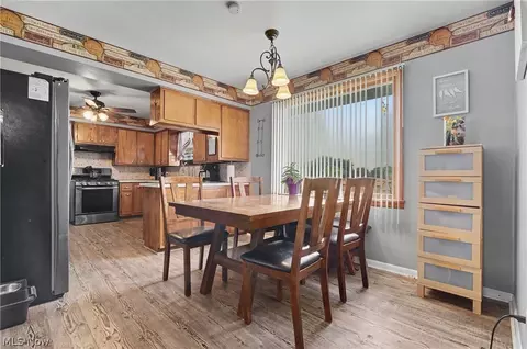 Dining - 577 Geneva Ave, Struthers, OH 44471 photo 1 of 1