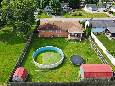 View/Area - 577 Geneva Ave, Struthers, OH 44471 photo 3 of 4