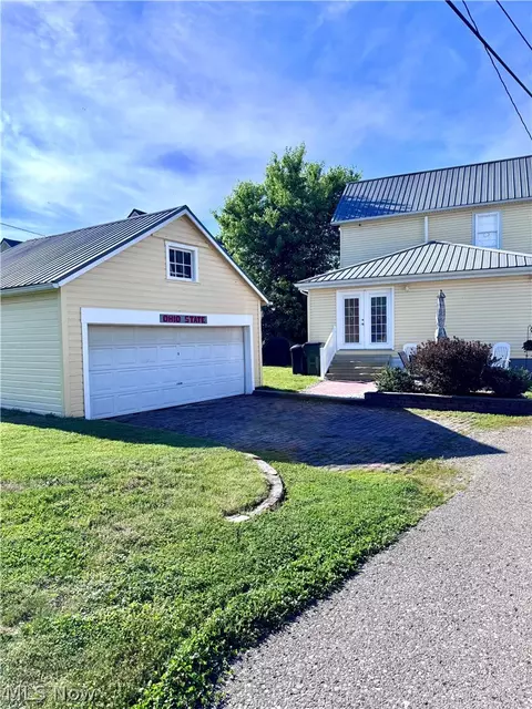 Exterior - 315 E State St, Newcomerstown, OH 43832 photo 2 of 2