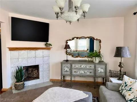 Living - 315 E State St, Newcomerstown, OH 43832 photo 4 of 6