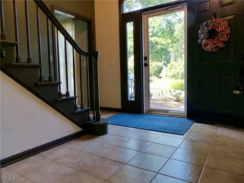Entry Way - 9144 Gregory Ct, Mentor, OH 44060 photo 1 of 4