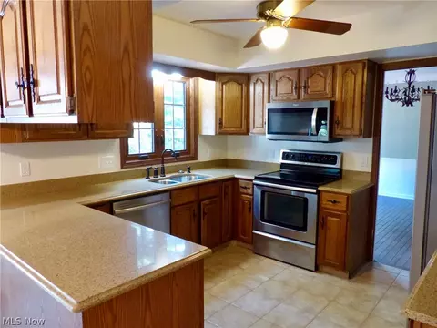 Kitchen - 9144 Gregory Ct, Mentor, OH 44060 photo 1 of 4