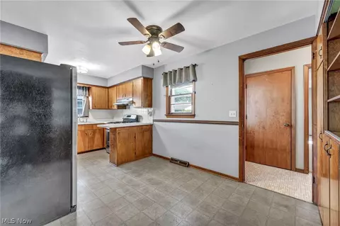 179 Caroline St, Elyria, OH 44035 photo 10
