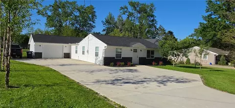 3613 Sleepy Hollow Rd, Brunswick, OH 44212