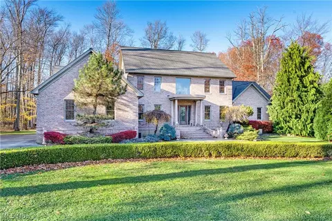 Exterior - 4000 Shields Rd, Canfield, OH 44406 photo 5 of 11