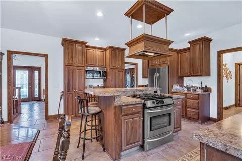 Kitchen - 4000 Shields Rd, Canfield, OH 44406 photo 2 of 3
