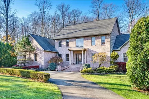 Exterior - 4000 Shields Rd, Canfield, OH 44406 photo 4 of 11