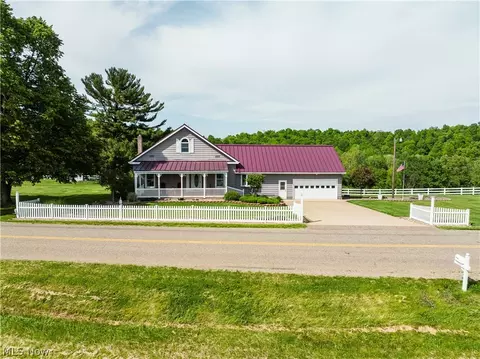 7759 Eddie Hill Rd SE, Uhrichsville, OH 44683