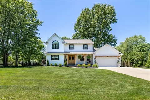 6764 Rolling Acres Ct, Painesville, OH 44077