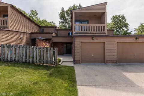 132 Kimrose Ln, Broadview Heights, OH 44147