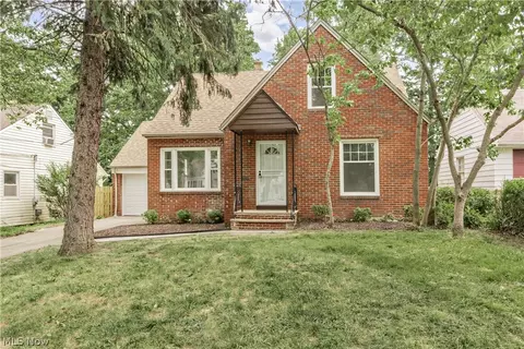 17917 Mccracken Rd, Maple Heights, OH 44137
