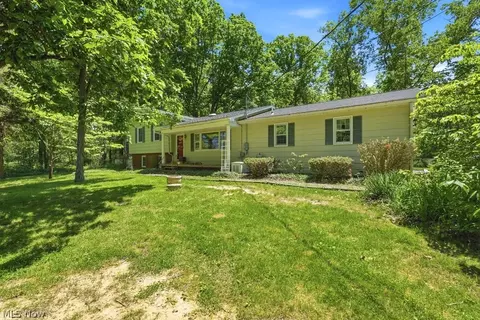 16203 Mock Rd, Berlin Center, OH 44401