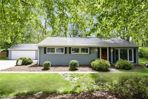 1600 Ridgewood Ct, Twinsburg, OH 44087