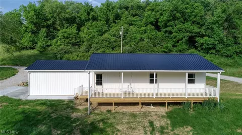 3899 Mayfair Ln, Cambridge, OH 43725