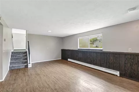 Living - 618 State St, Elyria, OH 44035 photo 13 of 14