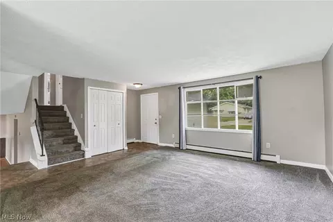Living - 618 State St, Elyria, OH 44035 photo 6 of 14