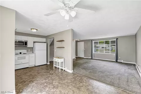Living - 618 State St, Elyria, OH 44035 photo 9 of 14