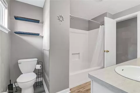 Bath - 618 State St, Elyria, OH 44035 photo 2 of 3