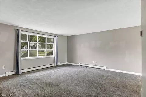 Living - 618 State St, Elyria, OH 44035 photo 5 of 14
