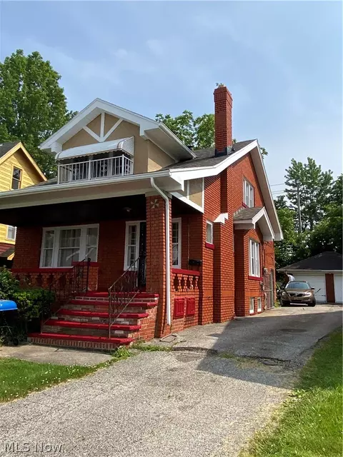 13118 Saybrook Ave, Garfield Heights, OH 44105