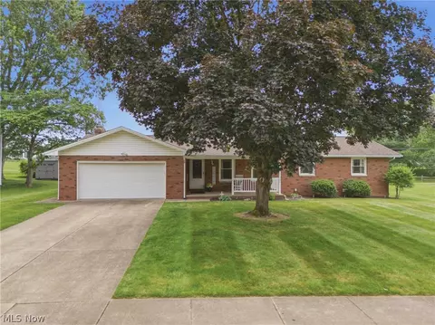 1708 Edmar St, Louisville, OH 44641