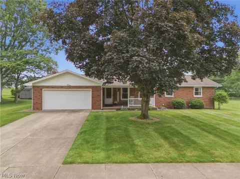1708 Edmar St, Louisville, OH 44641