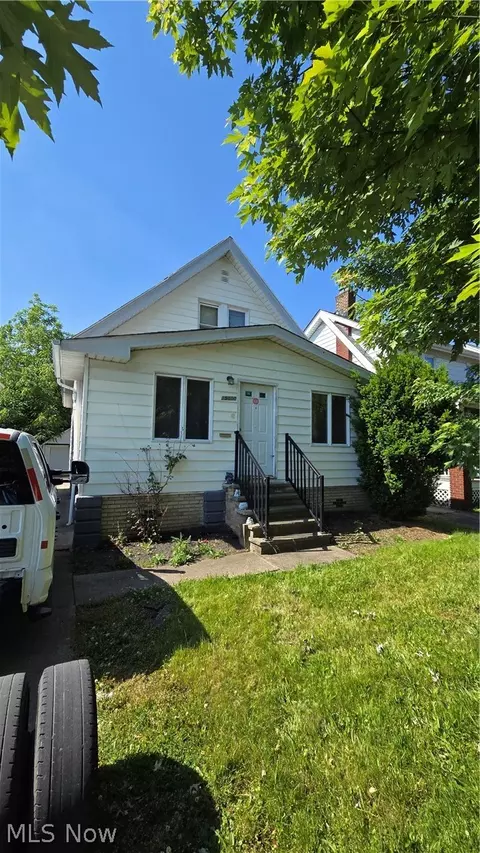 19600 Ormiston Ave, Euclid, OH 44119