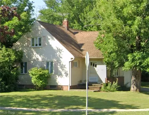24124 E Silsby Rd, Beachwood, OH 44122