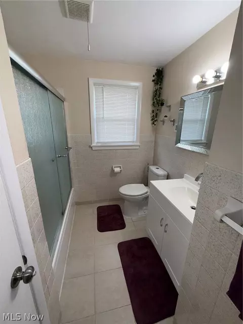 Bath - 448 Meadowbrook Ave, Boardman, OH 44512 photo 1 of 6