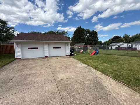 Exterior - 448 Meadowbrook Ave, Boardman, OH 44512 photo 4 of 5