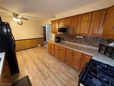 Kitchen - 448 Meadowbrook Ave, Boardman, OH 44512 photo 3 of 3