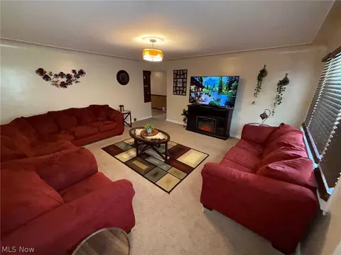 Living - 448 Meadowbrook Ave, Boardman, OH 44512 photo 1 of 3
