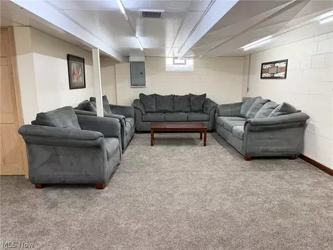 Living - 448 Meadowbrook Ave, Boardman, OH 44512 photo 2 of 3