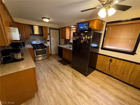 Kitchen - 448 Meadowbrook Ave, Boardman, OH 44512 photo 1 of 3