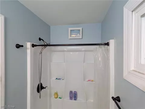 Bath - 41386 Schadden Rd, Elyria, OH 44035 photo 5 of 5