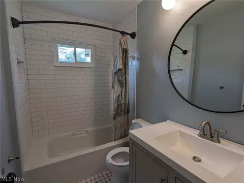 Bath - 41386 Schadden Rd, Elyria, OH 44035 photo 1 of 2
