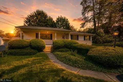 209 Shiawassee Ave, Akron, OH 44333