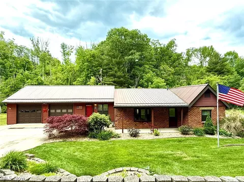 912 Hadley Ln, Marietta, OH 45750