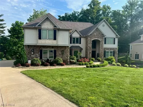1225 Mig Ct, Macedonia, OH 44056