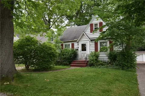 4137 W 157th St, Cleveland, OH 44135