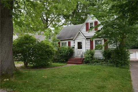 4137 W 157th St, Cleveland, OH 44135