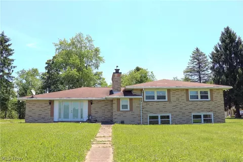 1360 St Johns Rd, Colliers, WV 26035